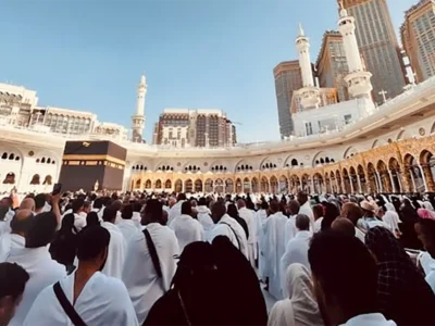 paket-umroh-reguler-9-hari-murur-travel-kudus-1